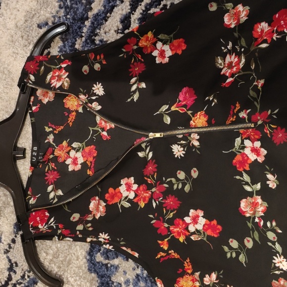 Floral Tanktop - Picture 3 of 9